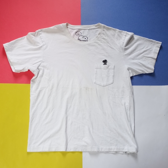 Modern UNIQLO x Peanuts Basic Snoopy Logo Shirt - Picture 6 of 6